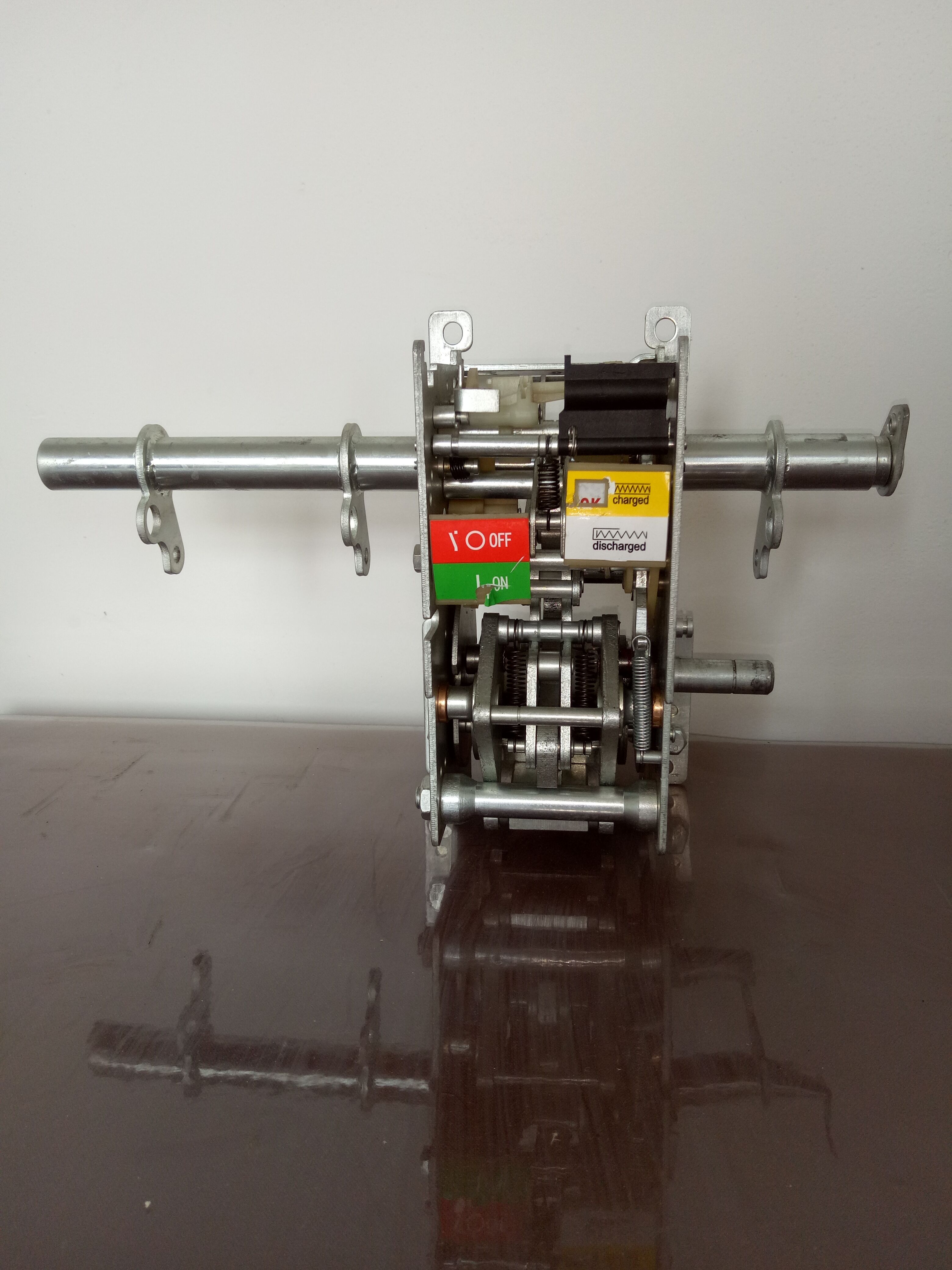 DW60机构2500A四级.jpg
